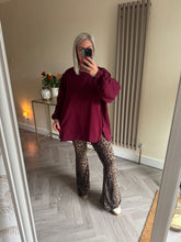 Load image into Gallery viewer, The Exposed seam sweat
