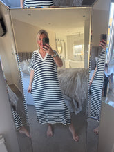 Load image into Gallery viewer, The striped knitted dress
