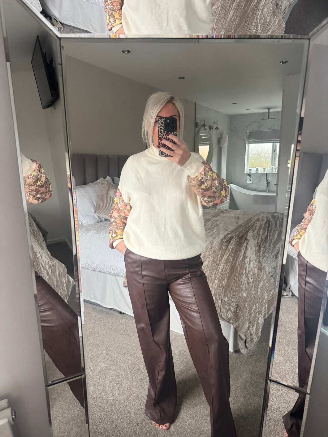 The sequin star sleeve Supersoft knit