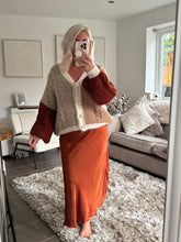 Load image into Gallery viewer, The colour block cardigan
