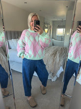 Load image into Gallery viewer, The argyle knit

