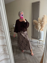 Load image into Gallery viewer, The elasticated waist satin skirts
