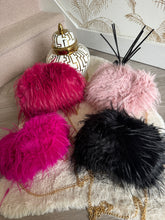 Load image into Gallery viewer, The fluffy Tess bag
