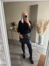 Load image into Gallery viewer, The pearl fluted sleeve knit
