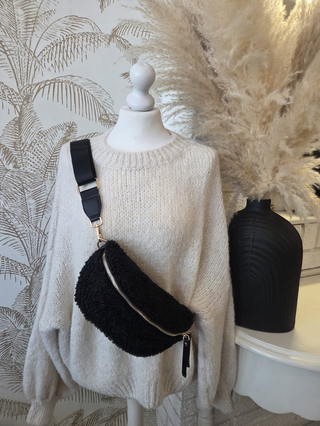 The teddy borg cross body bag