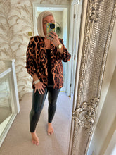 Load image into Gallery viewer, The rouched sleeve animal print blazer in tan
