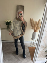 Load image into Gallery viewer, The faux fur trim cape
