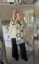 Load image into Gallery viewer, The Louie knit with separate scarf
