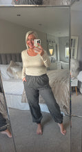 Load image into Gallery viewer, The Brushed cotton checked trousers with pockets

