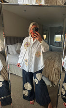 Load image into Gallery viewer, The zeta Otto crochet sparkle flower 100% cotton shirt
