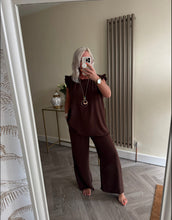 Load image into Gallery viewer, The chiffon frill sleeve trouser suit with separate necklace
