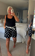 Load image into Gallery viewer, The Polka dot stretch shorts with separate belt
