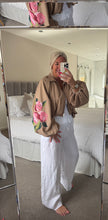 Load image into Gallery viewer, The zeta Otto embroidered puff sleeve zip jacket
