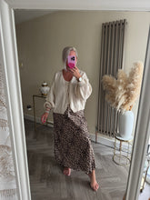 Load image into Gallery viewer, The elasticated waist satin skirts
