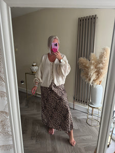 The elasticated waist satin skirts