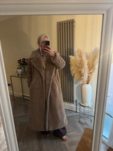 Load image into Gallery viewer, The Stella faux fur coat
