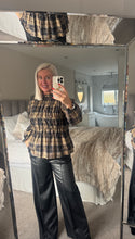 Load image into Gallery viewer, The Supersoft pu pin tuck trousers
