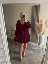 Load image into Gallery viewer, The tiggy Belted velour sequin dress
