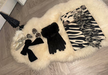 Load image into Gallery viewer, The ultimate supersoft scarf &amp; gloves gift set
