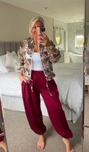Load image into Gallery viewer, The lightweight camo zip jacket
