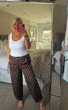 Load image into Gallery viewer, The Polka dot poplin trousers
