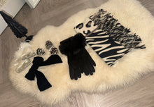 Load image into Gallery viewer, The ultimate supersoft scarf &amp; gloves gift set
