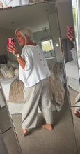 Load image into Gallery viewer, The Ibiza Hopsack button back top
