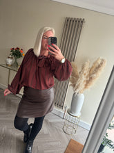 Load image into Gallery viewer, The satin pussy bow blouse in chocolate
