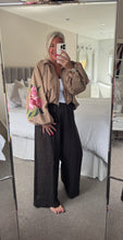 Load image into Gallery viewer, The zeta Otto embroidered puff sleeve zip jacket
