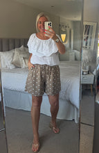 Load image into Gallery viewer, The Elasticated waist polka dot chiffon shorts with pockets

