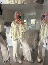 Load image into Gallery viewer, The striped rose cotton shirt
