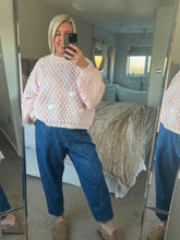 Load image into Gallery viewer, The bubble heart knit
