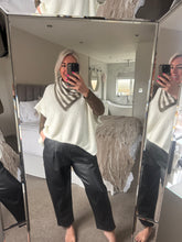 Load image into Gallery viewer, The pu barrel trousers
