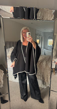 Load image into Gallery viewer, The Chrissy cape
