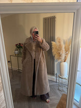Load image into Gallery viewer, The Stella faux fur coat
