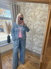 Load image into Gallery viewer, SALE The gold button round neck denim jacket (No exchange or return)
