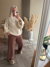 Load image into Gallery viewer, The Lola knits
