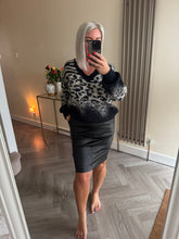 Load image into Gallery viewer, The Pu magic skirt
