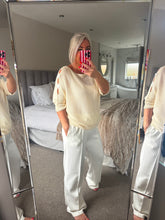 Load image into Gallery viewer, The Daisy fine knit
