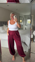 Load image into Gallery viewer, The supersoft button detail elasticated jogger with pockets
