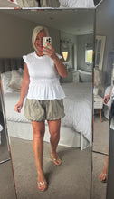 Load image into Gallery viewer, The Ibiza puff hem shorts
