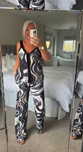 Load image into Gallery viewer, The shimmer marble trouser suit
