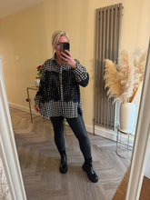 Load image into Gallery viewer, The checked lace detail shirt
