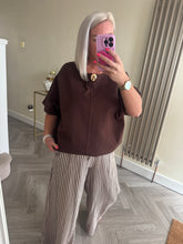 Load image into Gallery viewer, The gold button scuba t shirts
