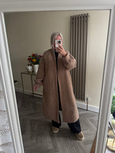 Load image into Gallery viewer, The molly eyelash coat with pockets
