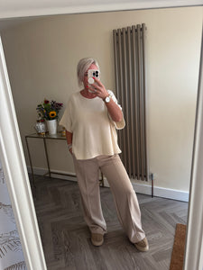 The tie waist pin tuck jogger