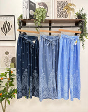 Load image into Gallery viewer, The chambray tie waist baroque denim trousers
