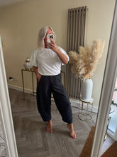Load image into Gallery viewer, The jersey cocoon trousers
