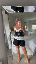 Load image into Gallery viewer, The Linen look elasticated waist shorts with pockets
