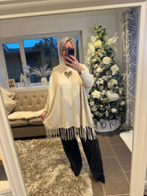 Load image into Gallery viewer, The embellished heart tassel knit

